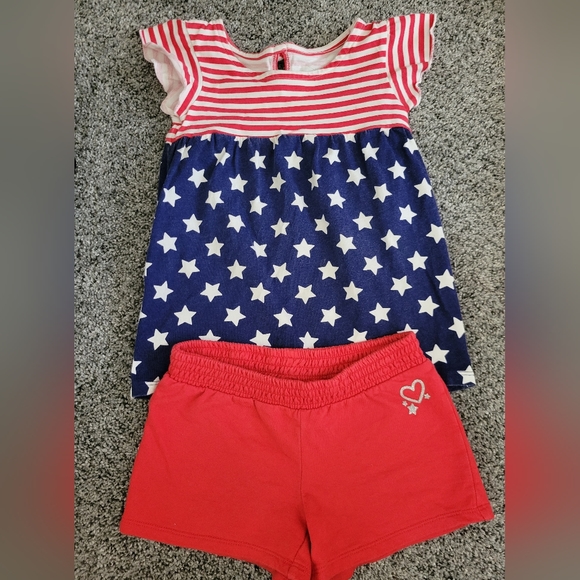 3T Festive Outfit!❤️🤍💙🌟 - Picture 1 of 3